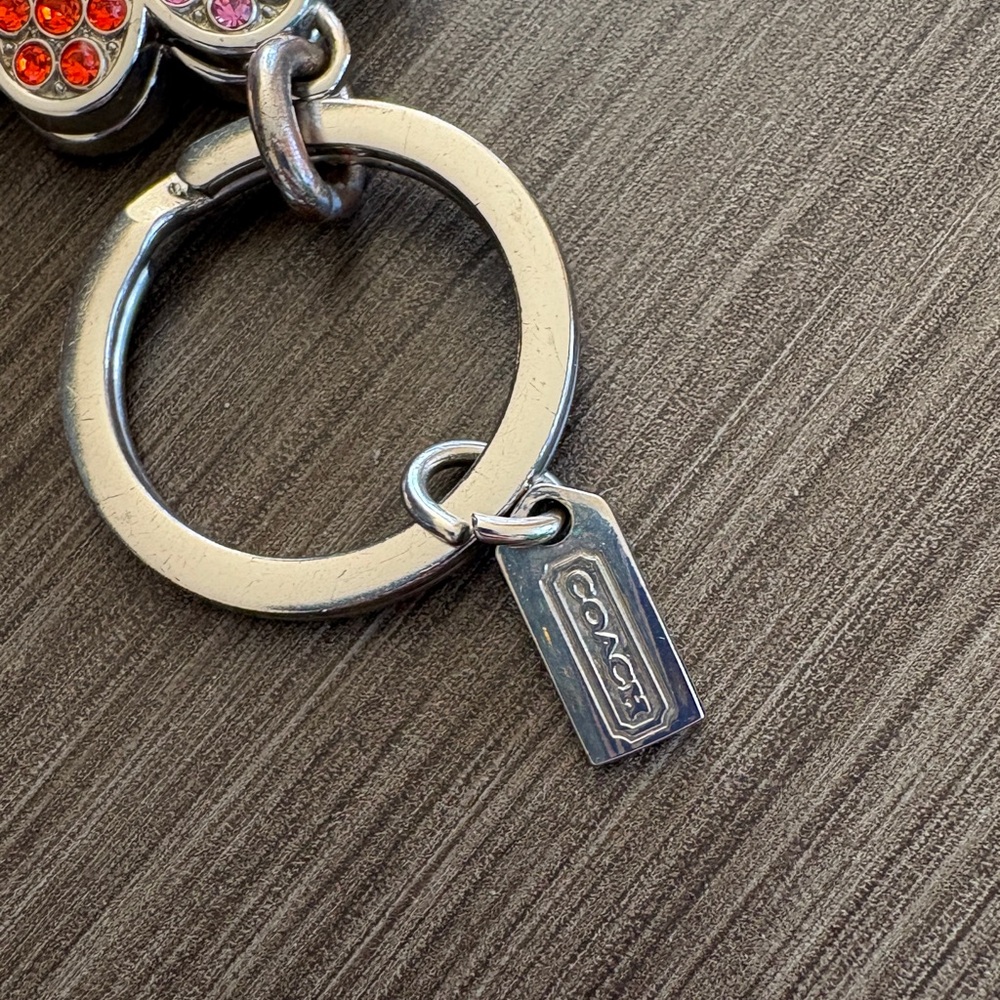 Coach Legacy Daisy Crystal Turnlock Valet Keychain 2007 - Picture 8 of 11